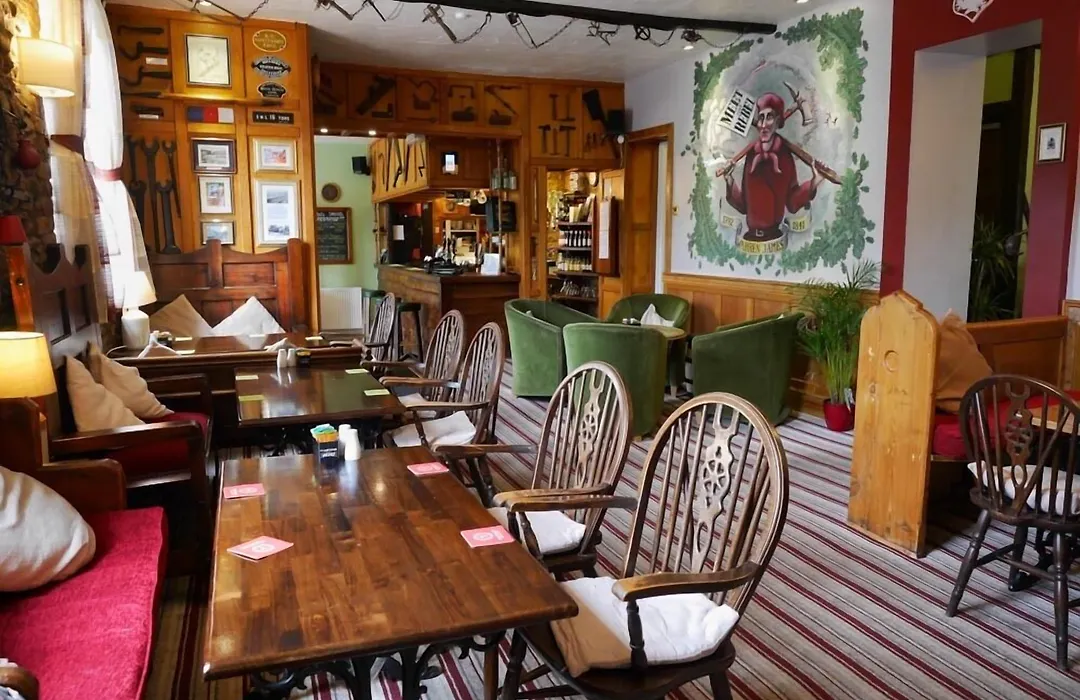 The Fountain Inn-1