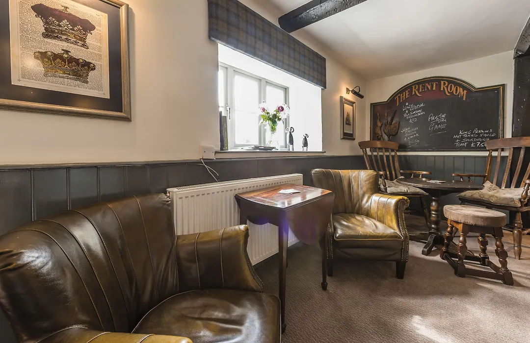 The Hopton Crown-1