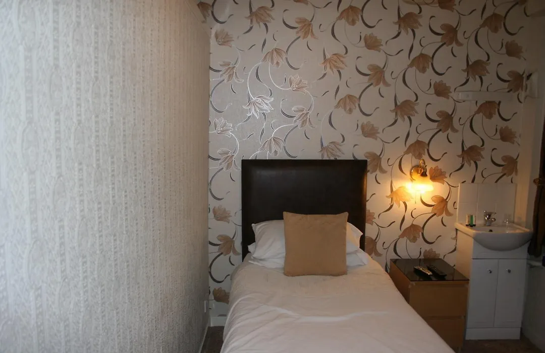 Royal Hotel-1