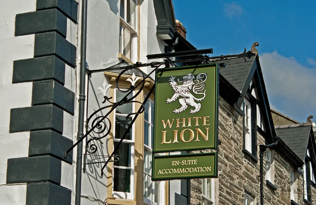 The White Lion Hotel-1