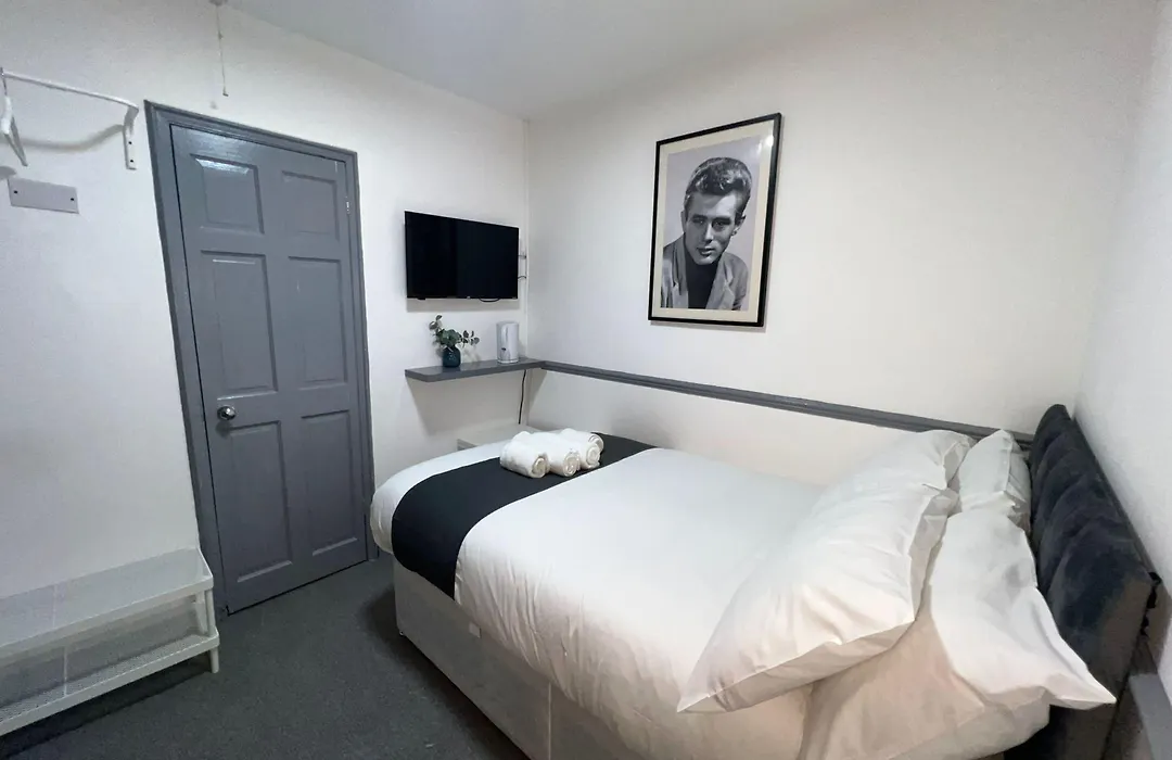 Oyo Brunel Hotel-1
