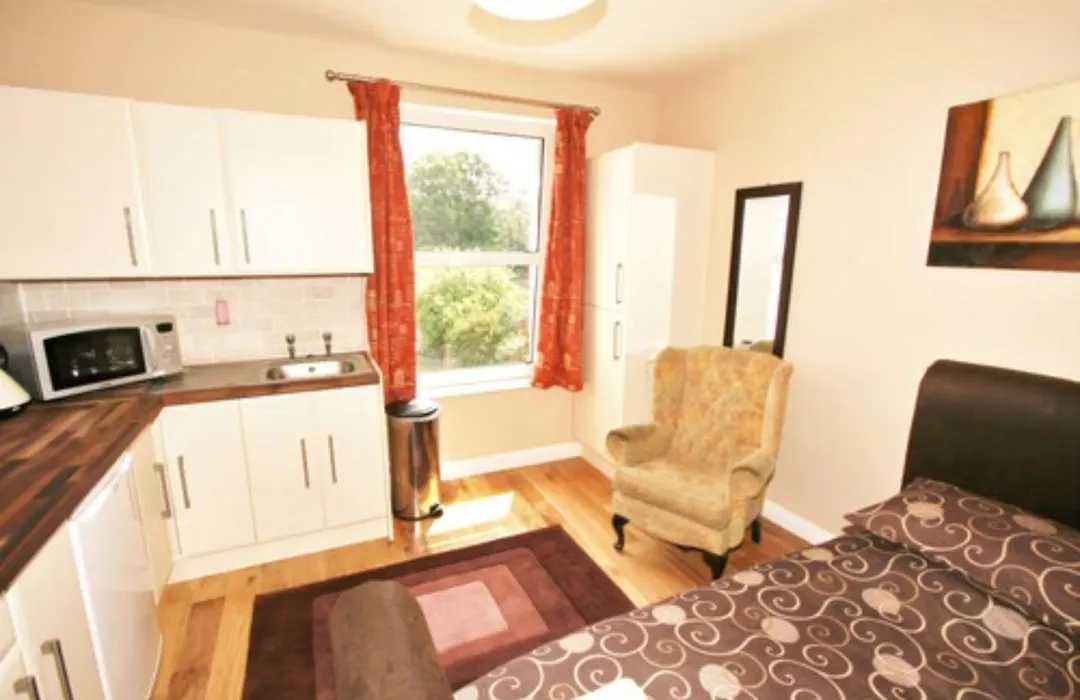 Central Studios Gloucester Road By Roomsbooked - Free Parking-1