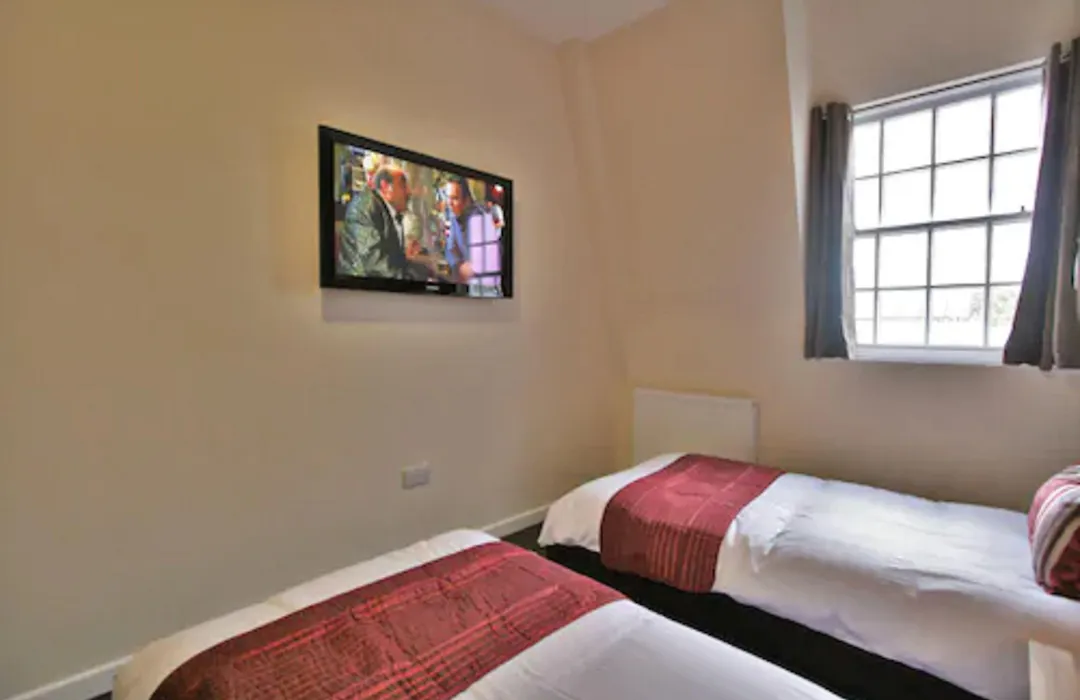 Central Hotel Gloucester By Roomsbooked-1