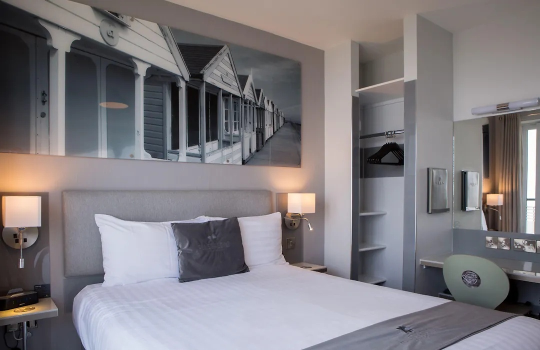Allseasons Hotel-1