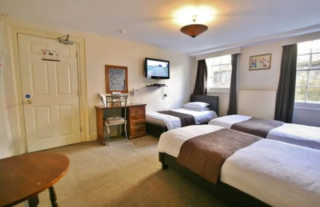 Central Hotel Cheltenham By Roomsbooked-1