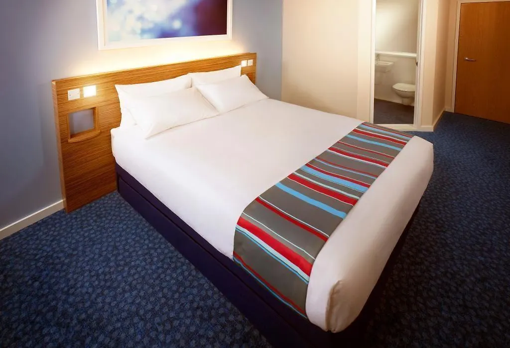 Travelodge Cardiff Atlantic Wharf Hotel-1