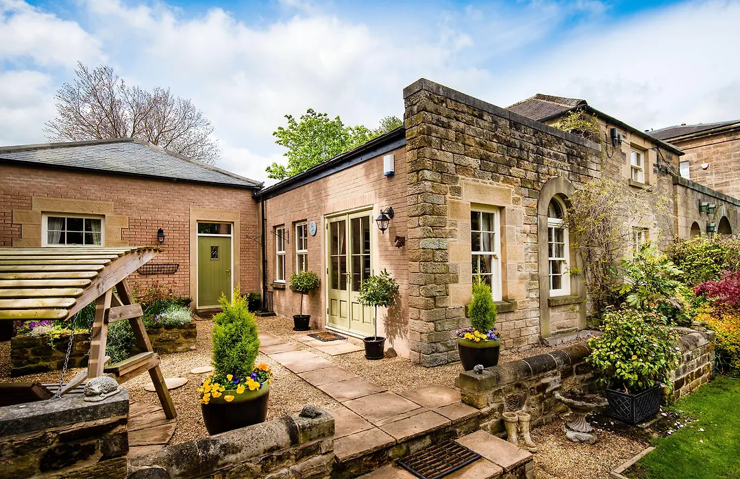 Coach House B & B-1