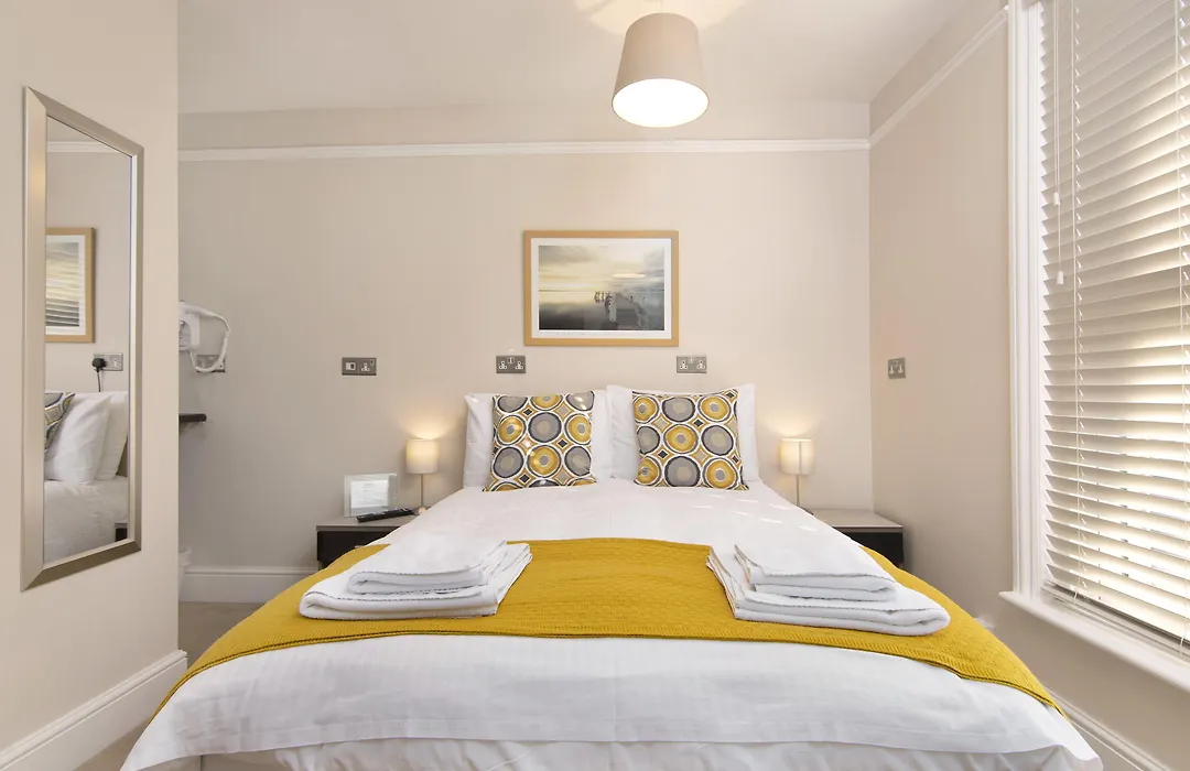 Redhouse-1