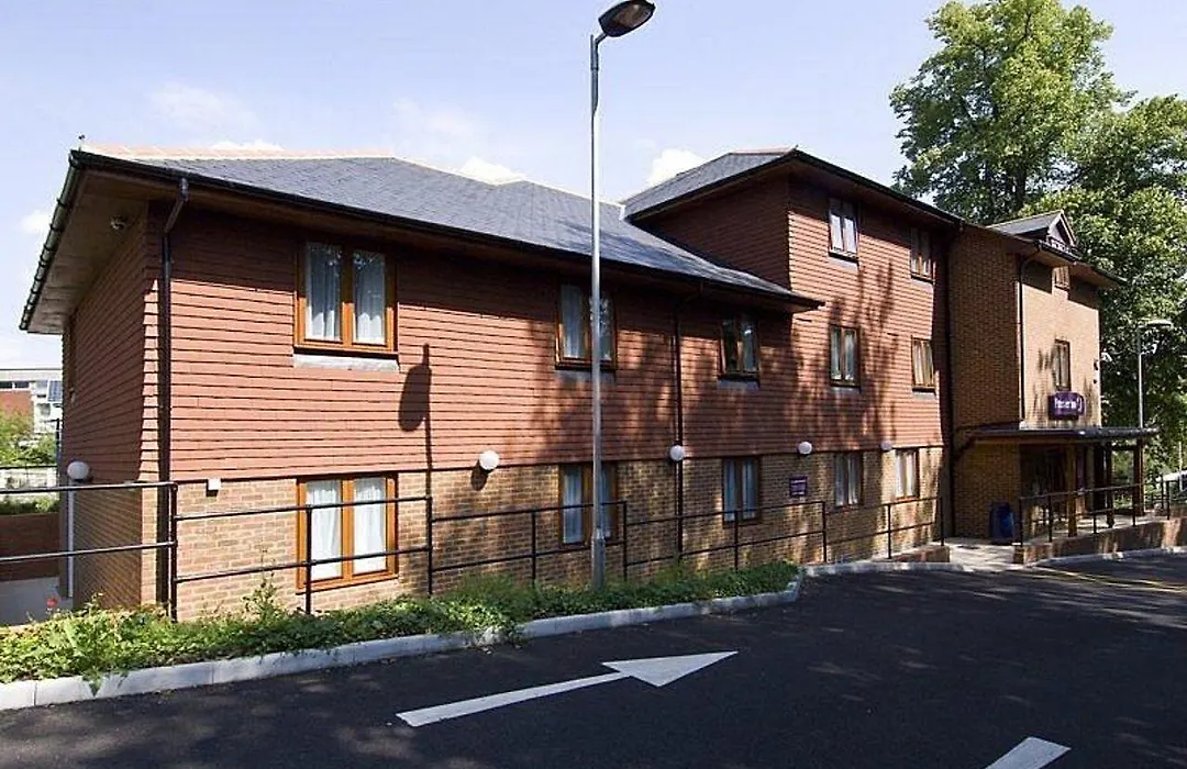 Premier Inn Portsmouth - Horndean-1
