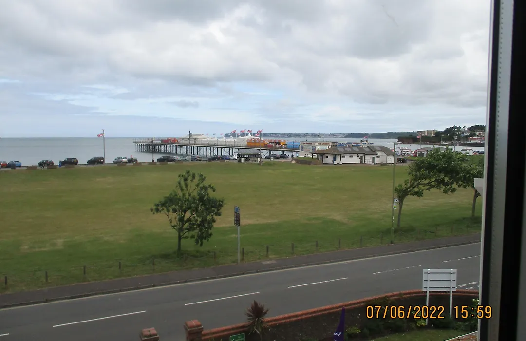 Sefton Lodge Seafront ,Panoramic Sea View Ensuite Balcony Rooms Available, Guest Garden-1