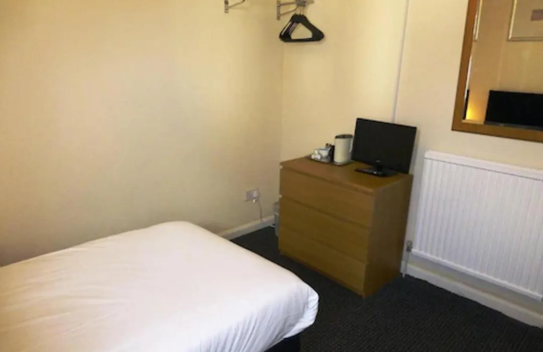 Esplanade Hotel - Clacton On Sea, Beachfront Hotel By Oyo-1