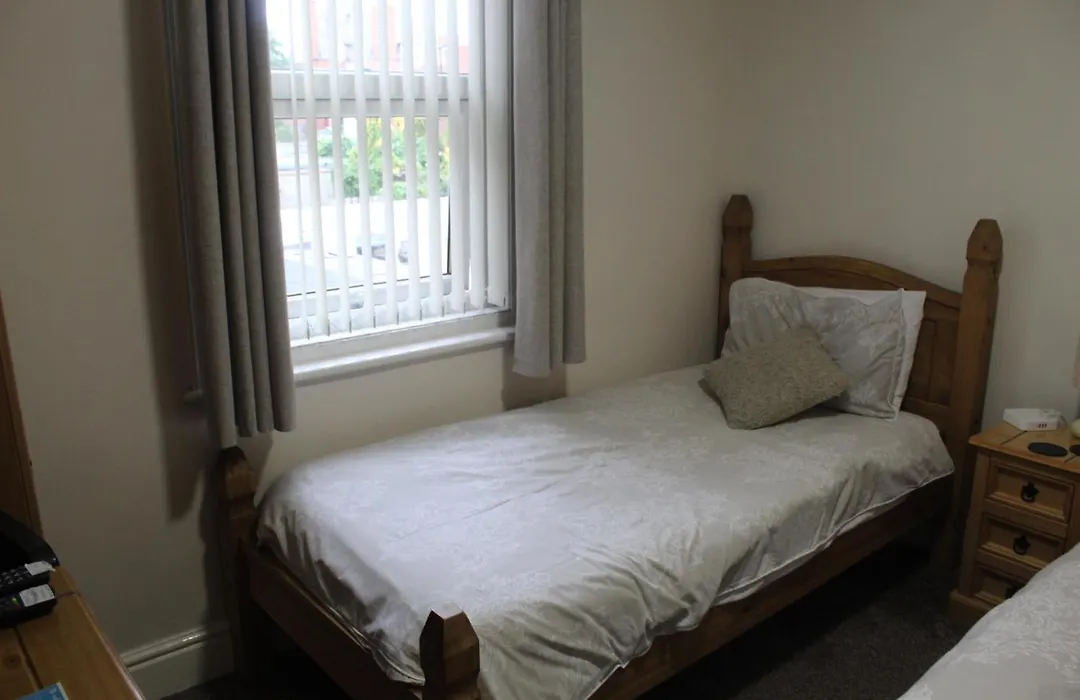 Oakwell Guest House-1