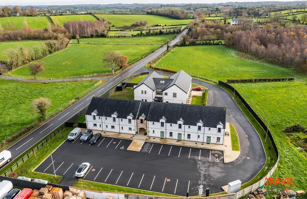 Homestead Hillsborough By Travel Lets Short Term Rental Agency Hillsborough Featuring Apartments, Deluxe Double Suites & Triple Ensuite Rooms-1