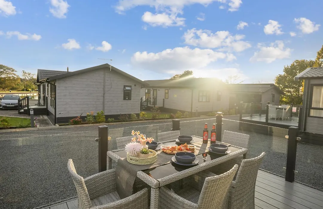 Arranview Lochside Pods & Lodges All With Private Hot-Tubs-1
