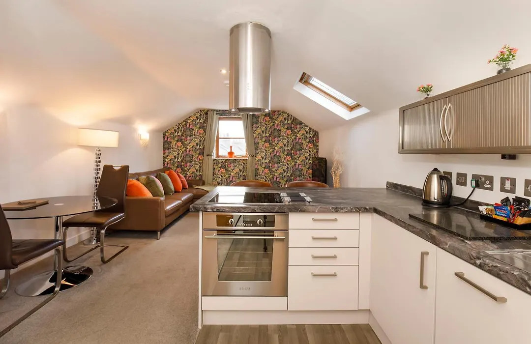 City Apartments - Reubens Court-1