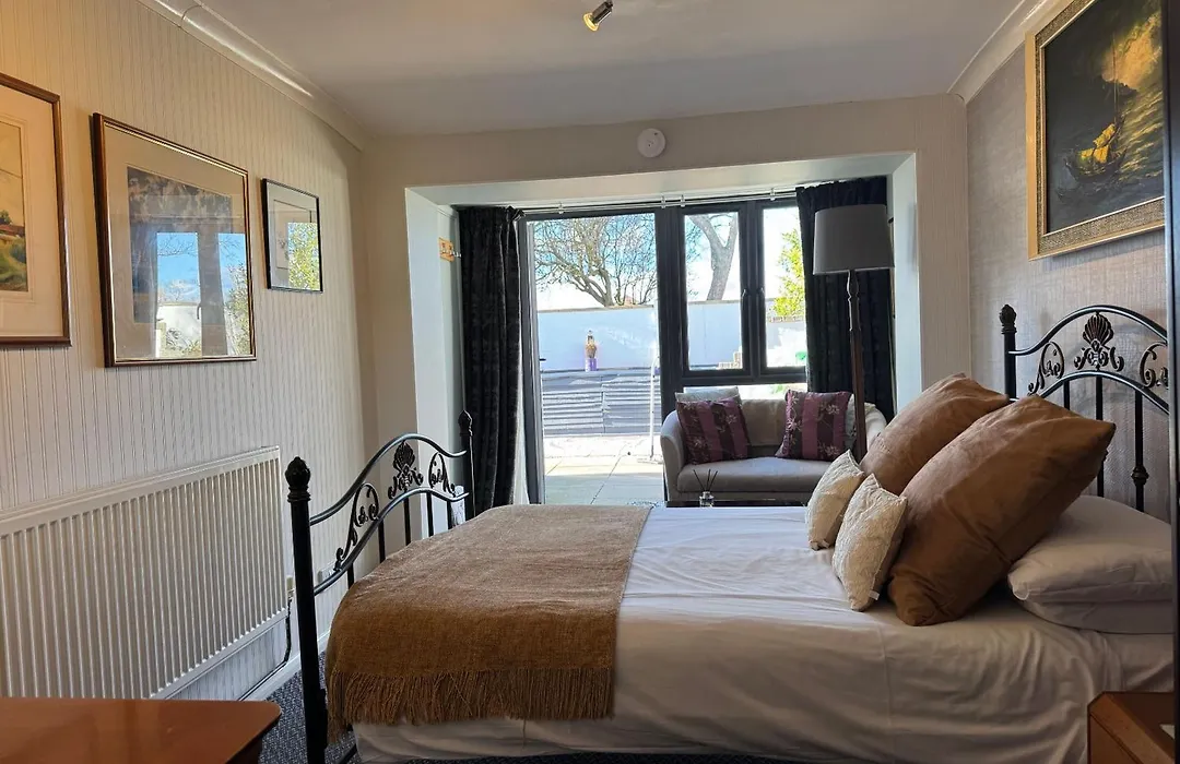 Knights Court Hotel-1