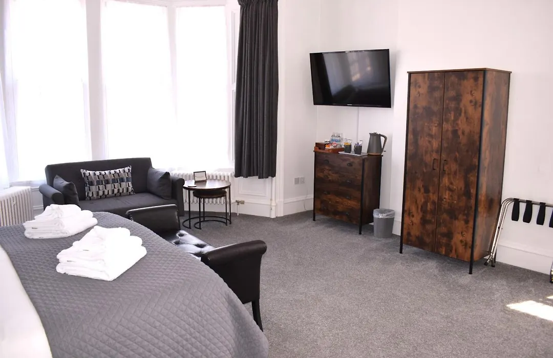 Woodlyn Guest House-1
