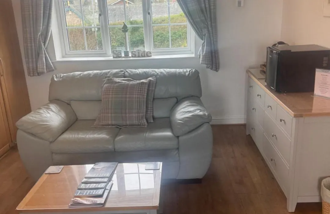 Downsfield Bed And Breakfast-1
