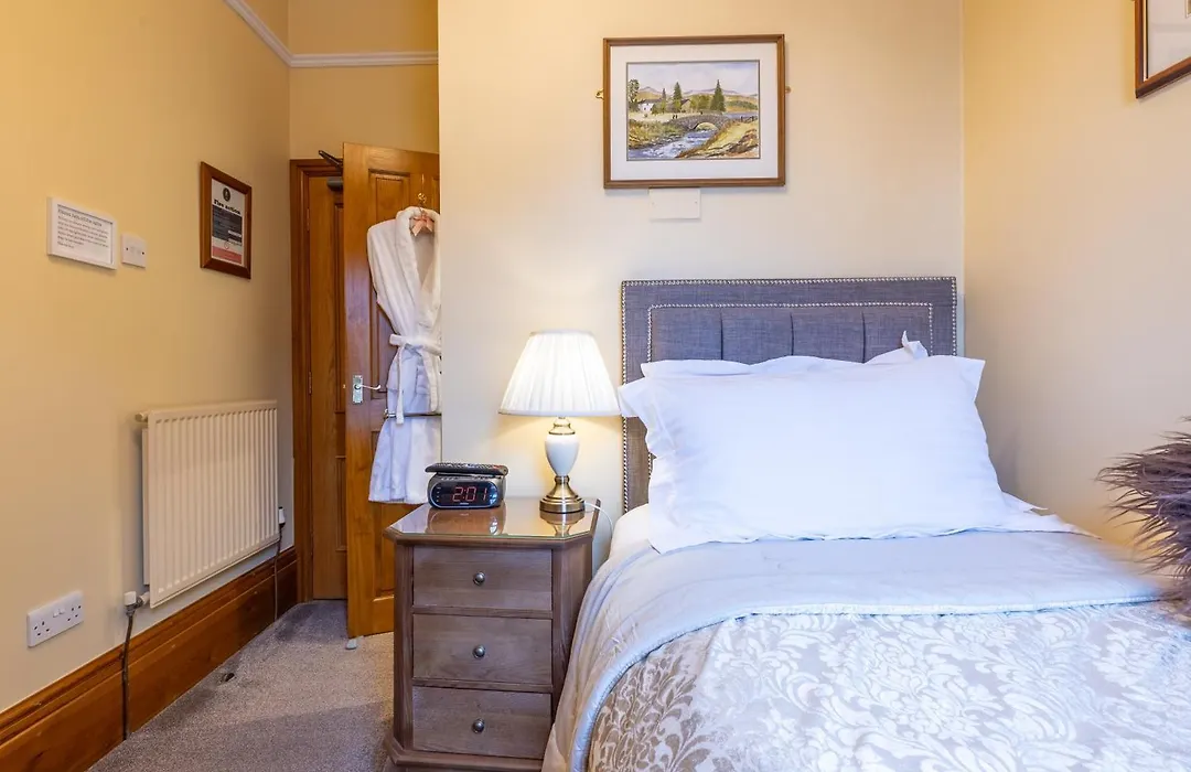 Brooklands 5 Star Guest House-1