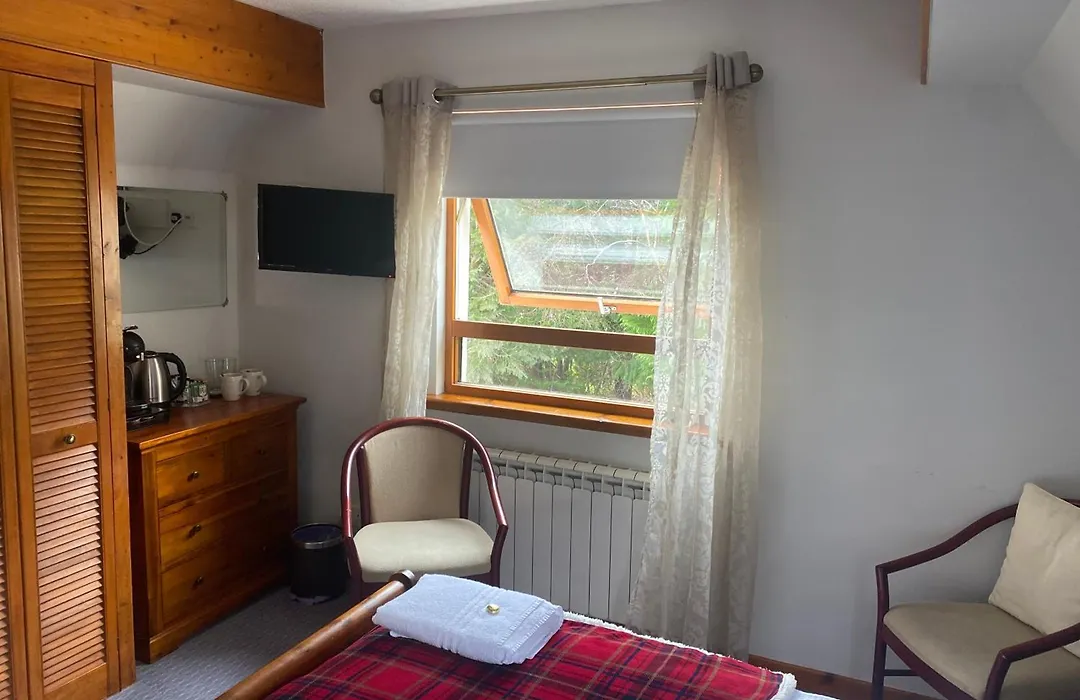 Lochview Guest House-1