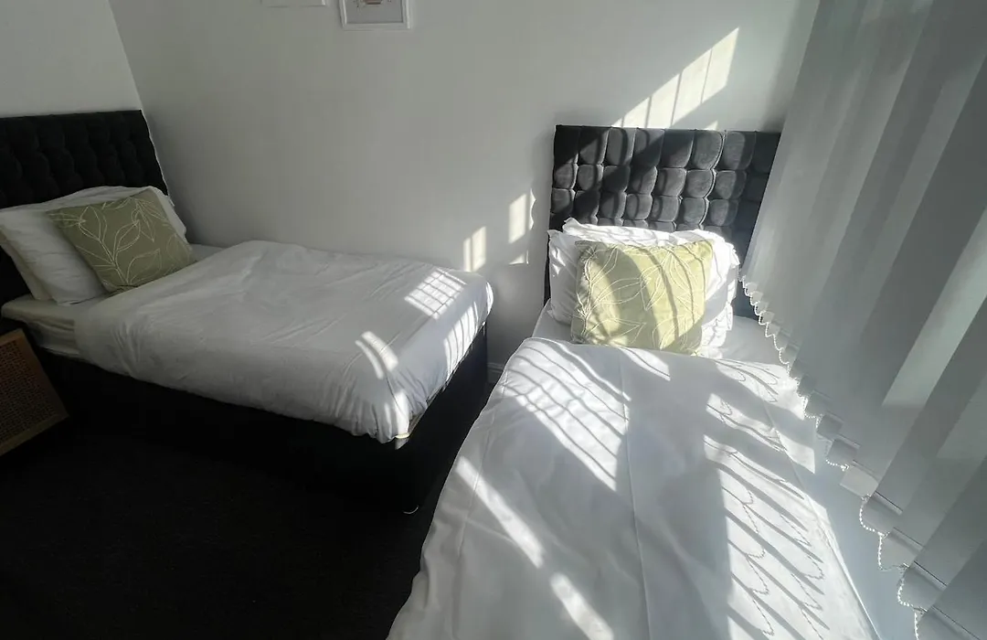 Sangha House - Ensuite Rooms With Shared Kitchen Facilities-1