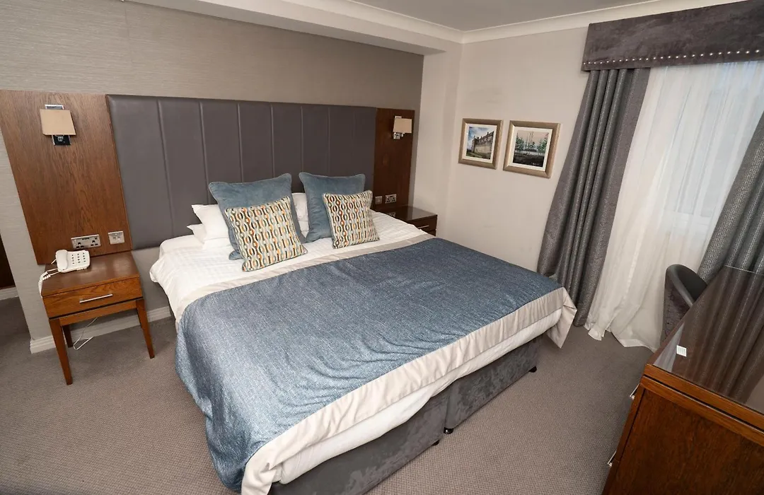 Golden Lion Hotel-1