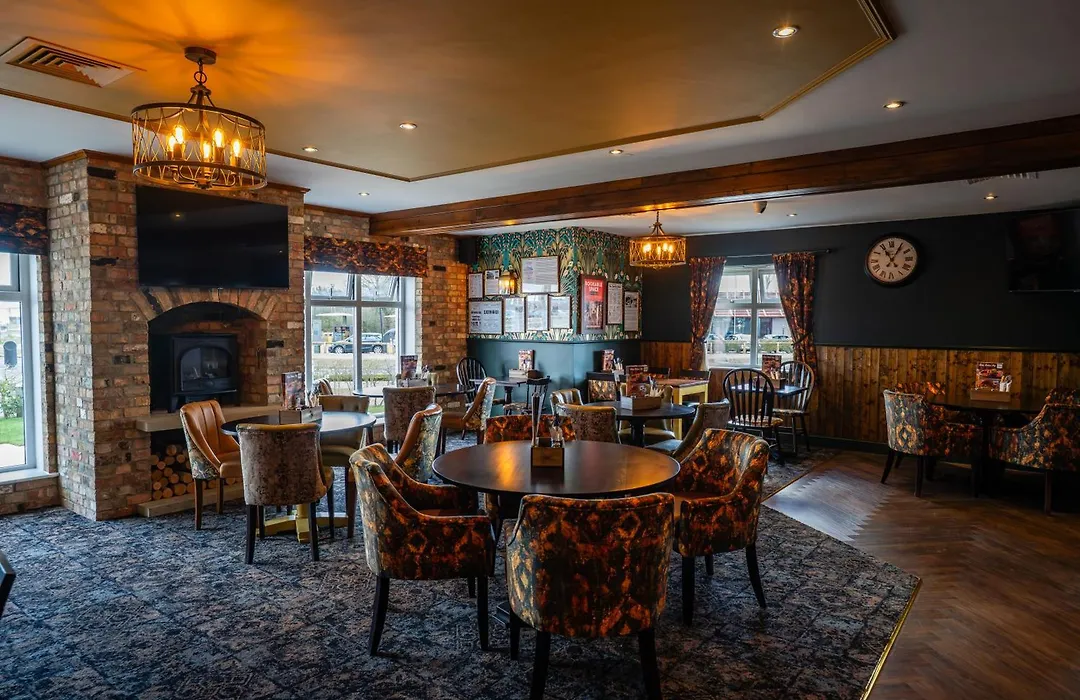 The Aviator, Formerly Smugglers Cove, Clacton On Sea By Marston'S Inns-1
