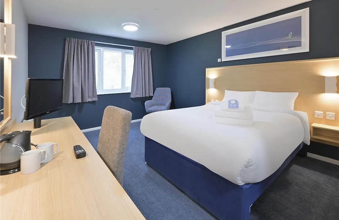 Travelodge Yeovil Podimore-1