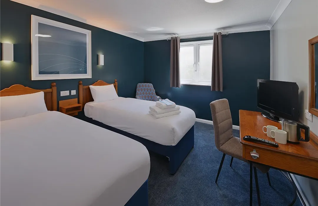 Travelodge Cardiff Whitchurch-1