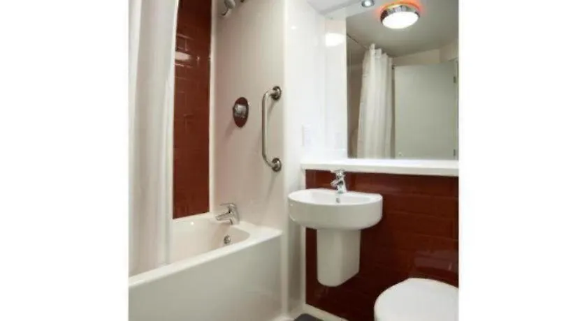 Travelodge Maidenhead Central-1