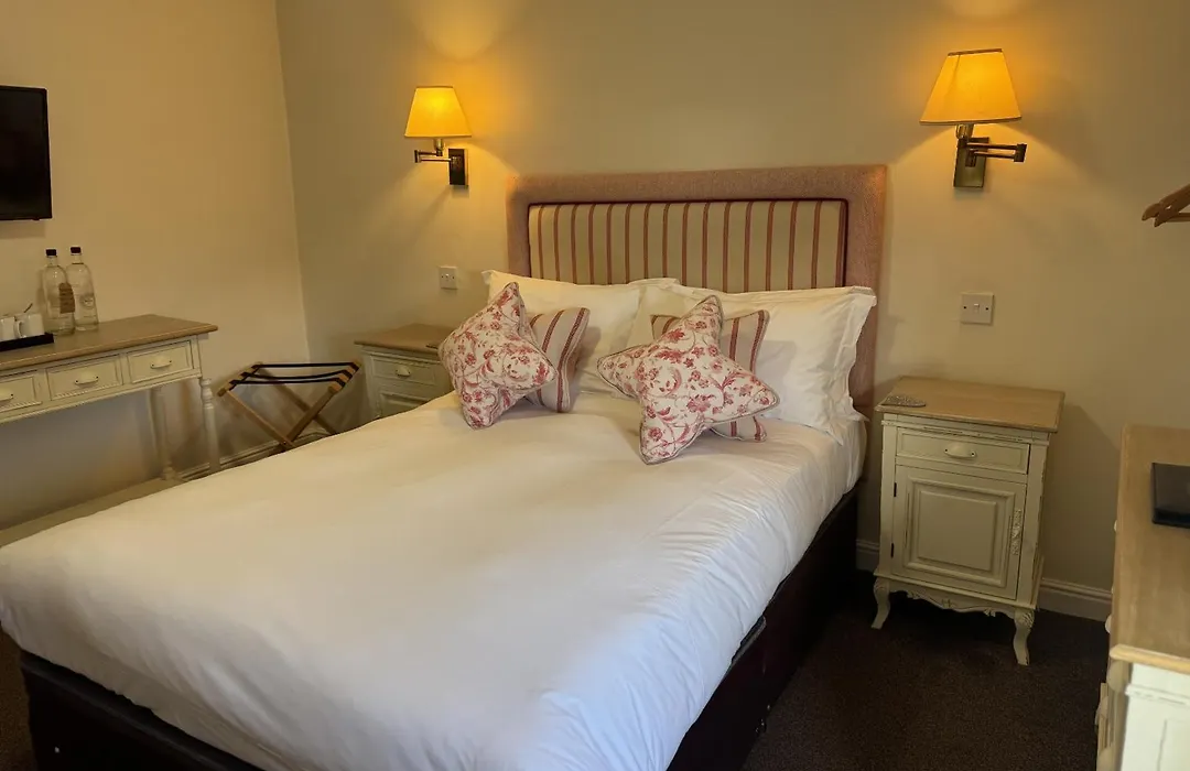 The Old Fourpenny Shop Hotel-1