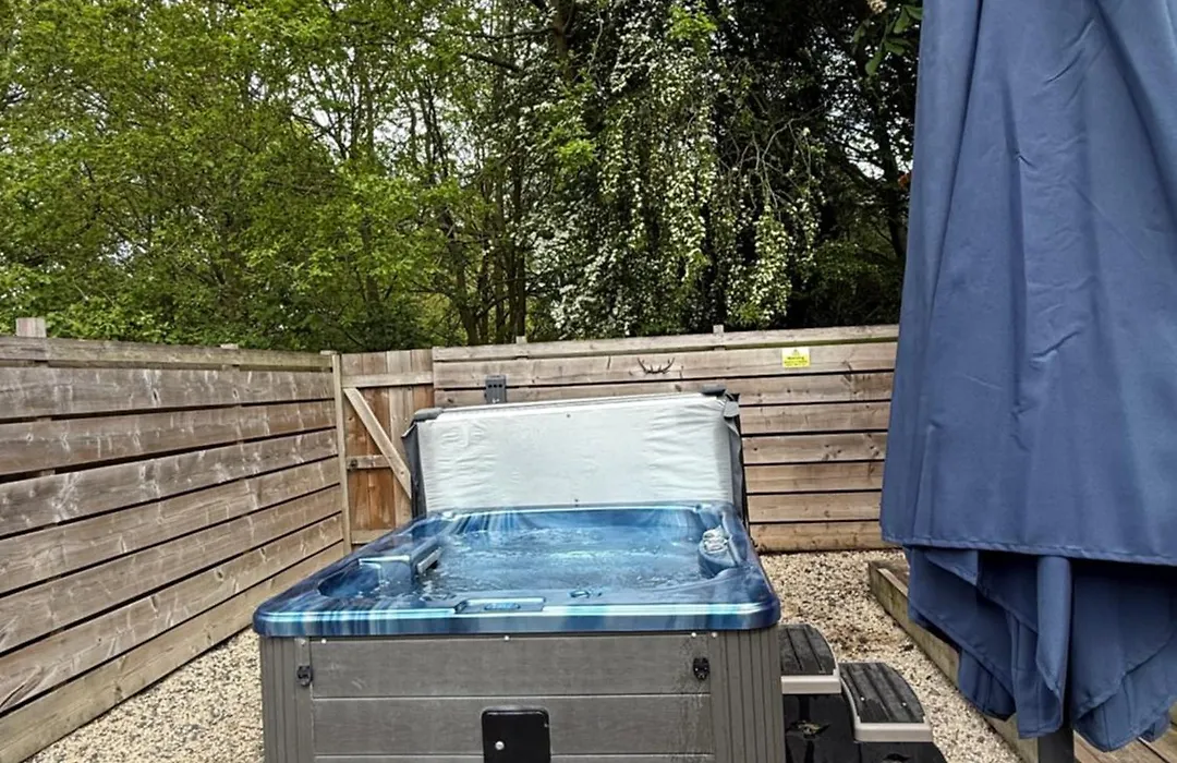 Roe Lodge At Owlet Hideaway - With Hot Tub, Near York-1