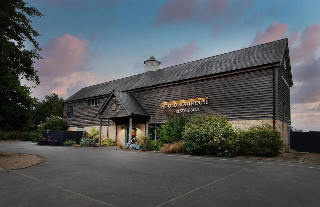 De Vere Cotswold Water Park-1