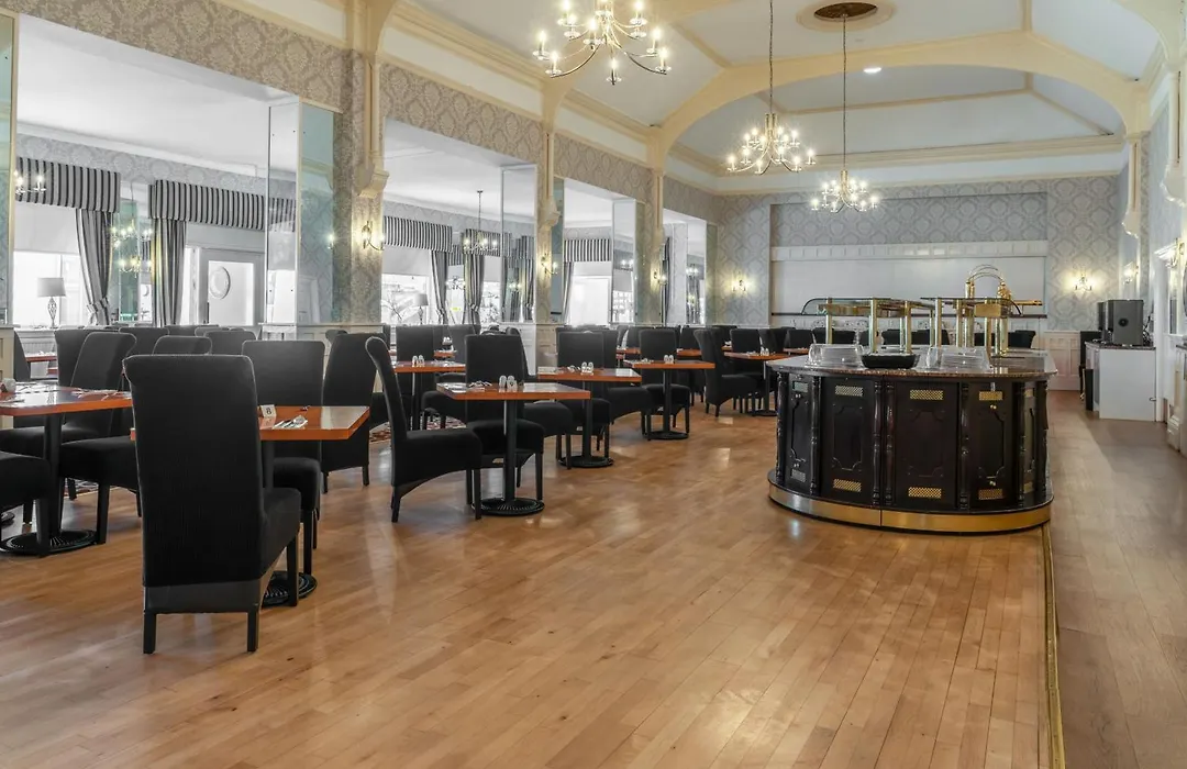 Clifton Hotel-1