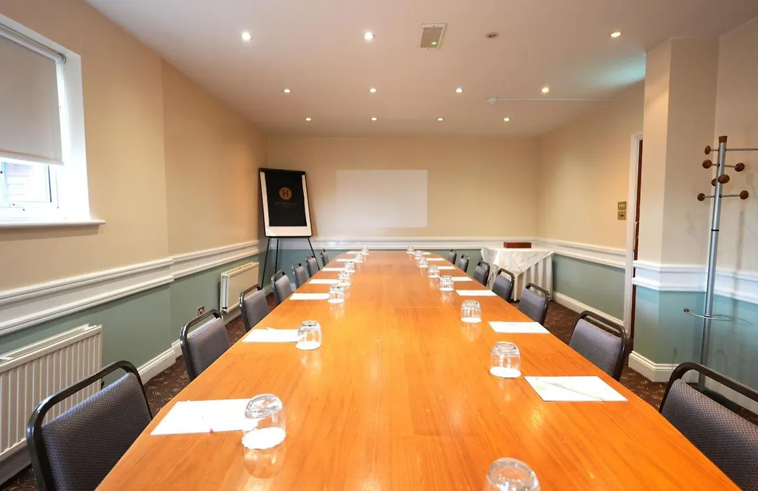 The Hickstead Hotel By Uno-Free Parking-1