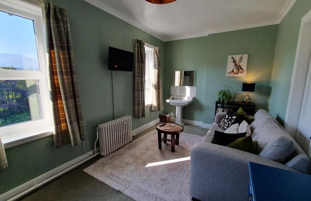 Tirindrish House B&B-1