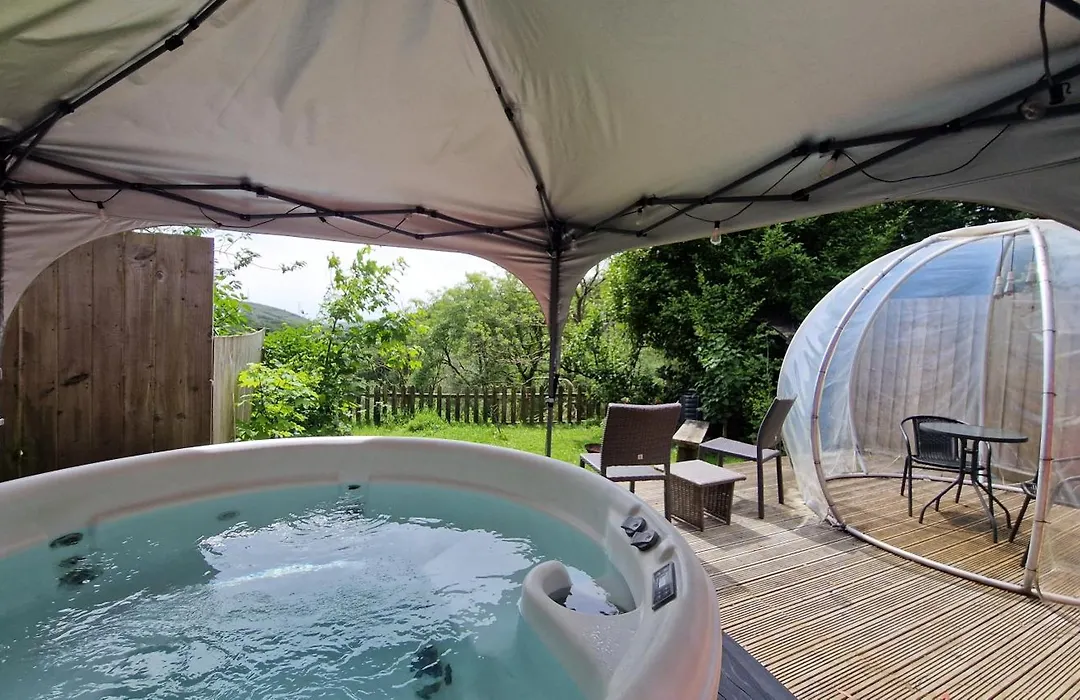 The Nook - Farm Park Stay With Hot Tub & Dome-1