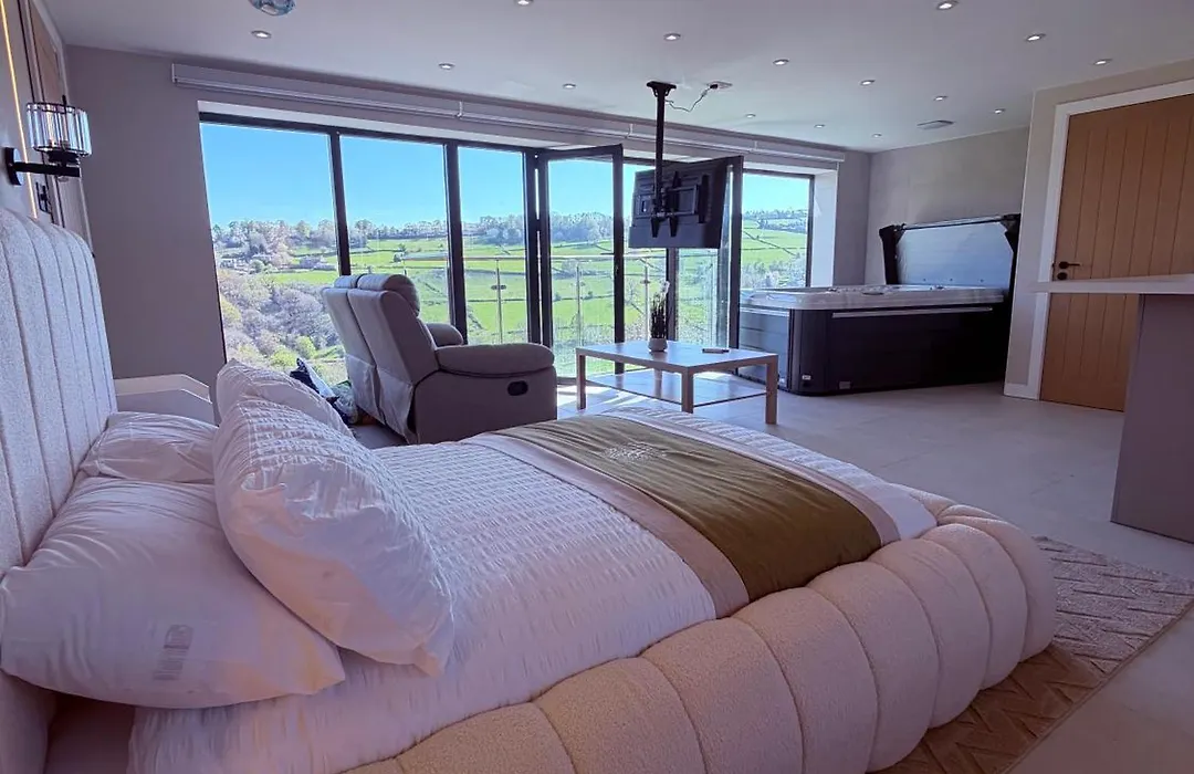 Woodroyd Spa Suites-1
