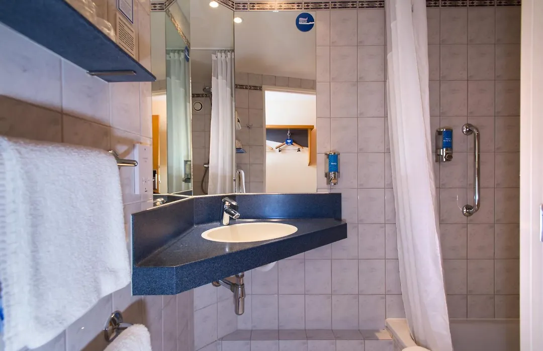 Holiday Inn Express Stoke-On-Trent By Ihg-1