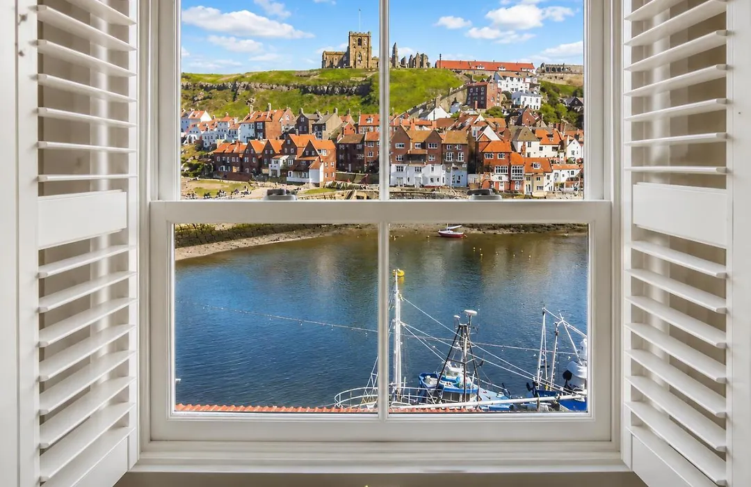 Whitby Sea View Cottage Prime Historic Old Town Location-1