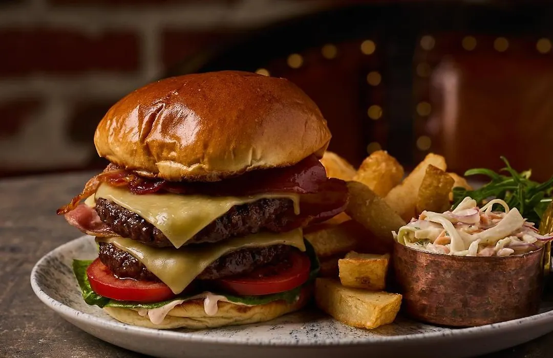 The Bull And Townhouse, Beaumaris- The Inn Collection Group-1