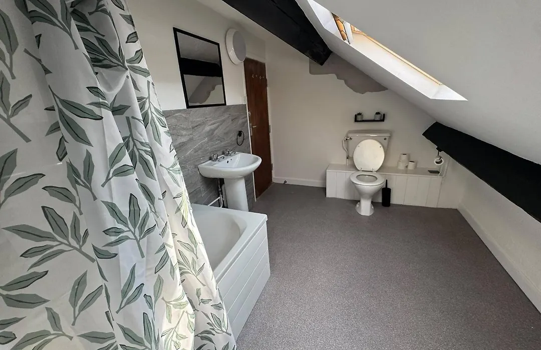 Victoria Guest Accommodation & Studio Apartments-1
