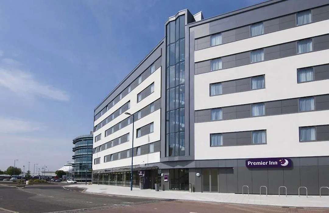Premier Inn Southampton West Quay-1
