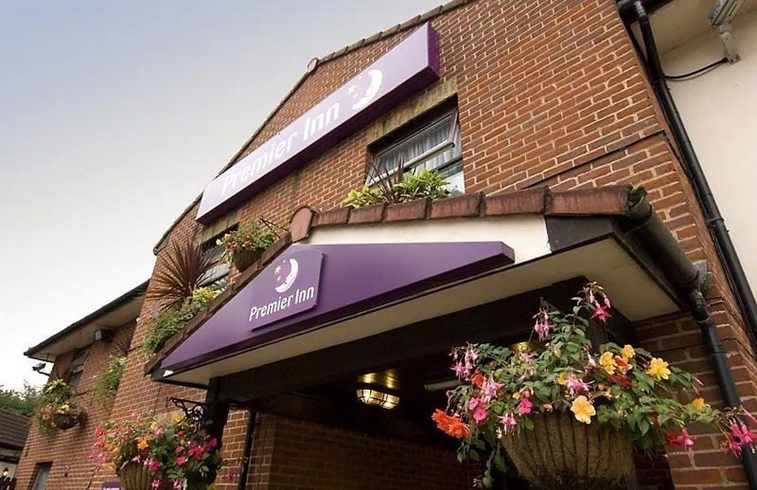 Premier Inn Nottingham South-1
