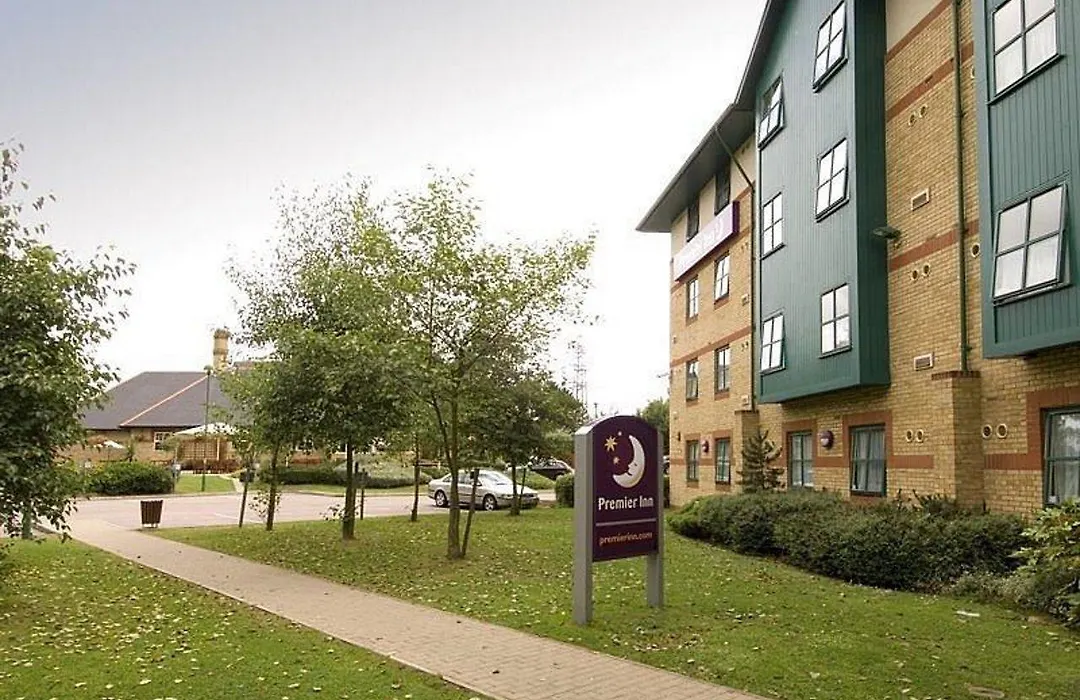 Premier Inn Luton - Airport-1