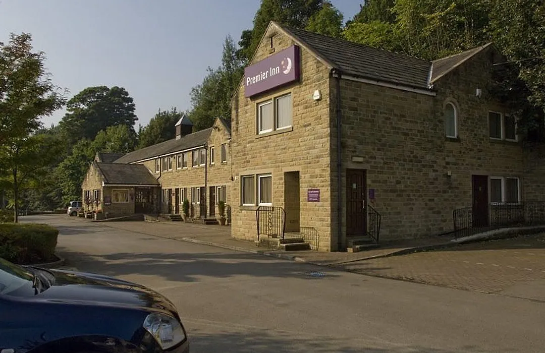 Premier Inn Halifax South-1