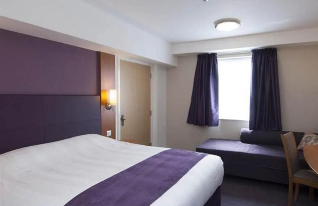 Premier Inn Premier Inn Manchester Altrincham-1