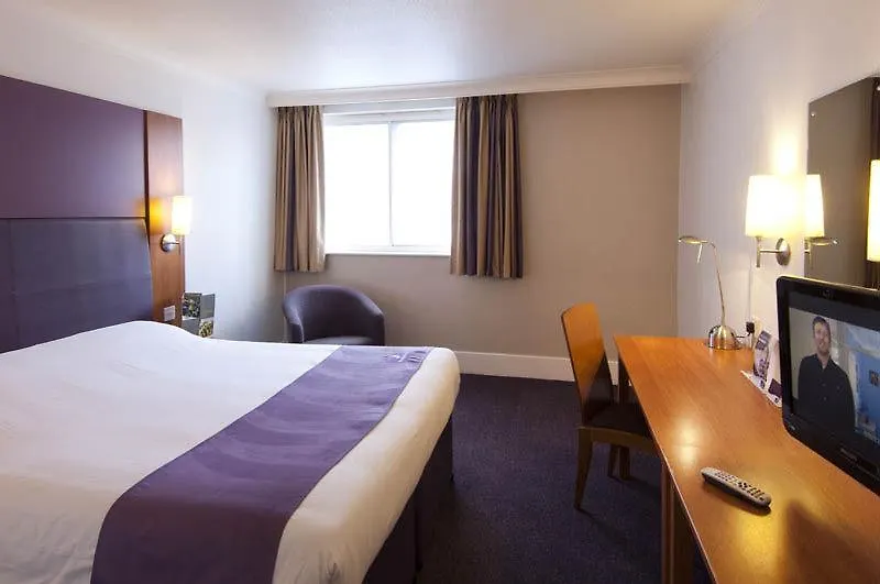 Premier Inn Huddersfield North-1