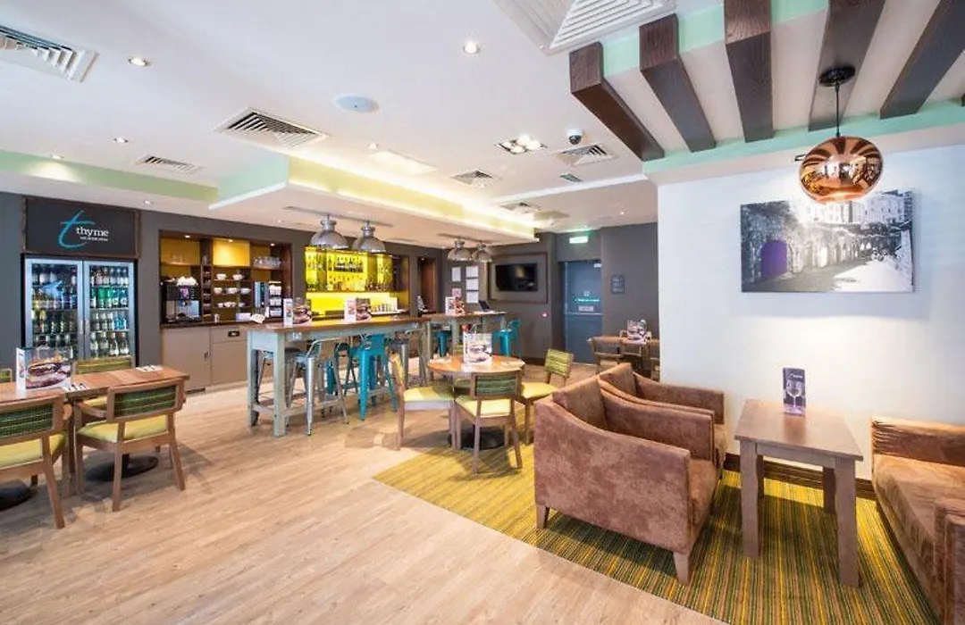 Premier Inn Tenby Town Centre Hotel-1