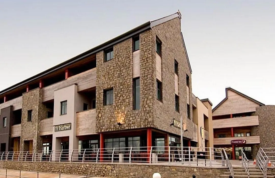 Premier Inn Caernarfon-1